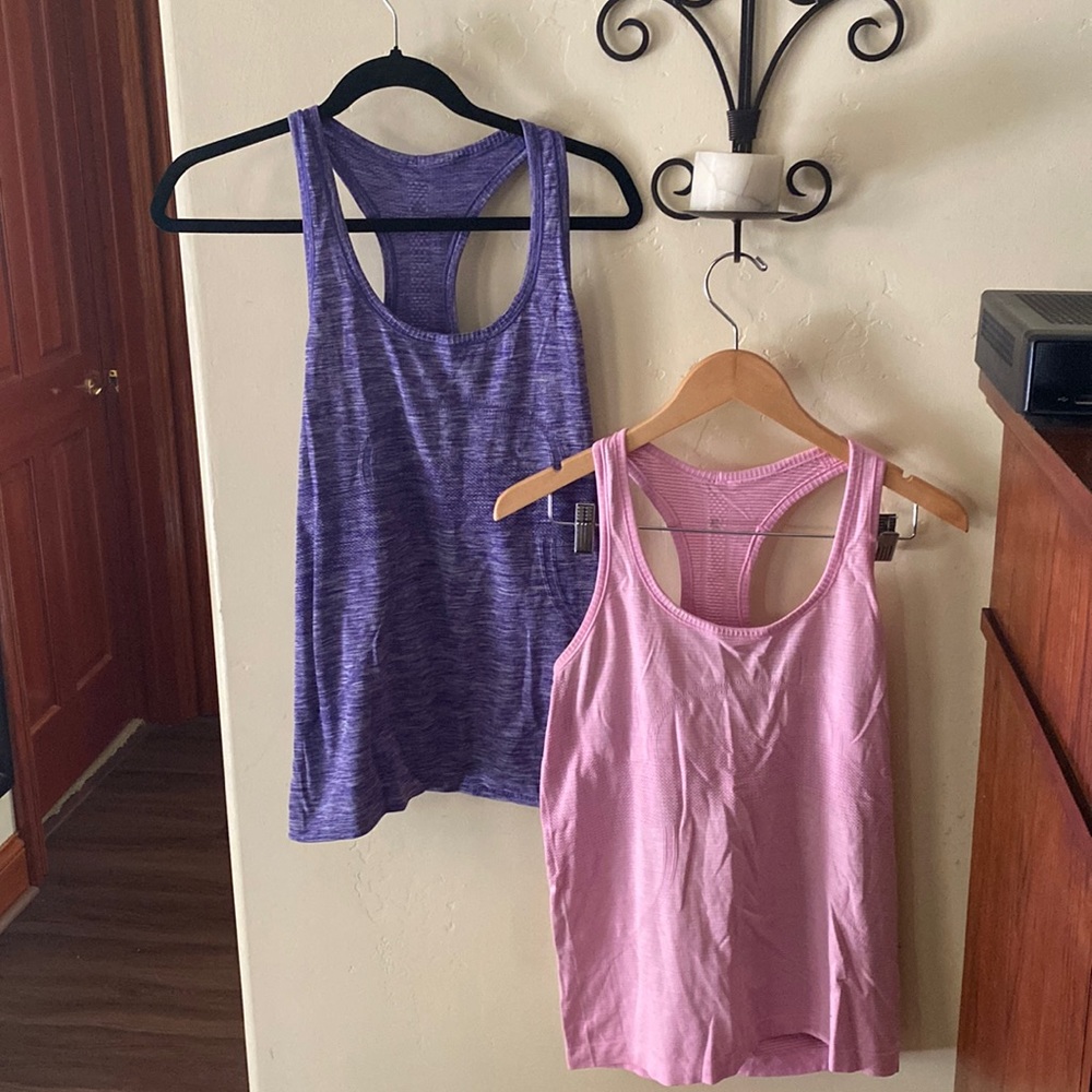 Set of 2 lululemon scuba tank tops size 10